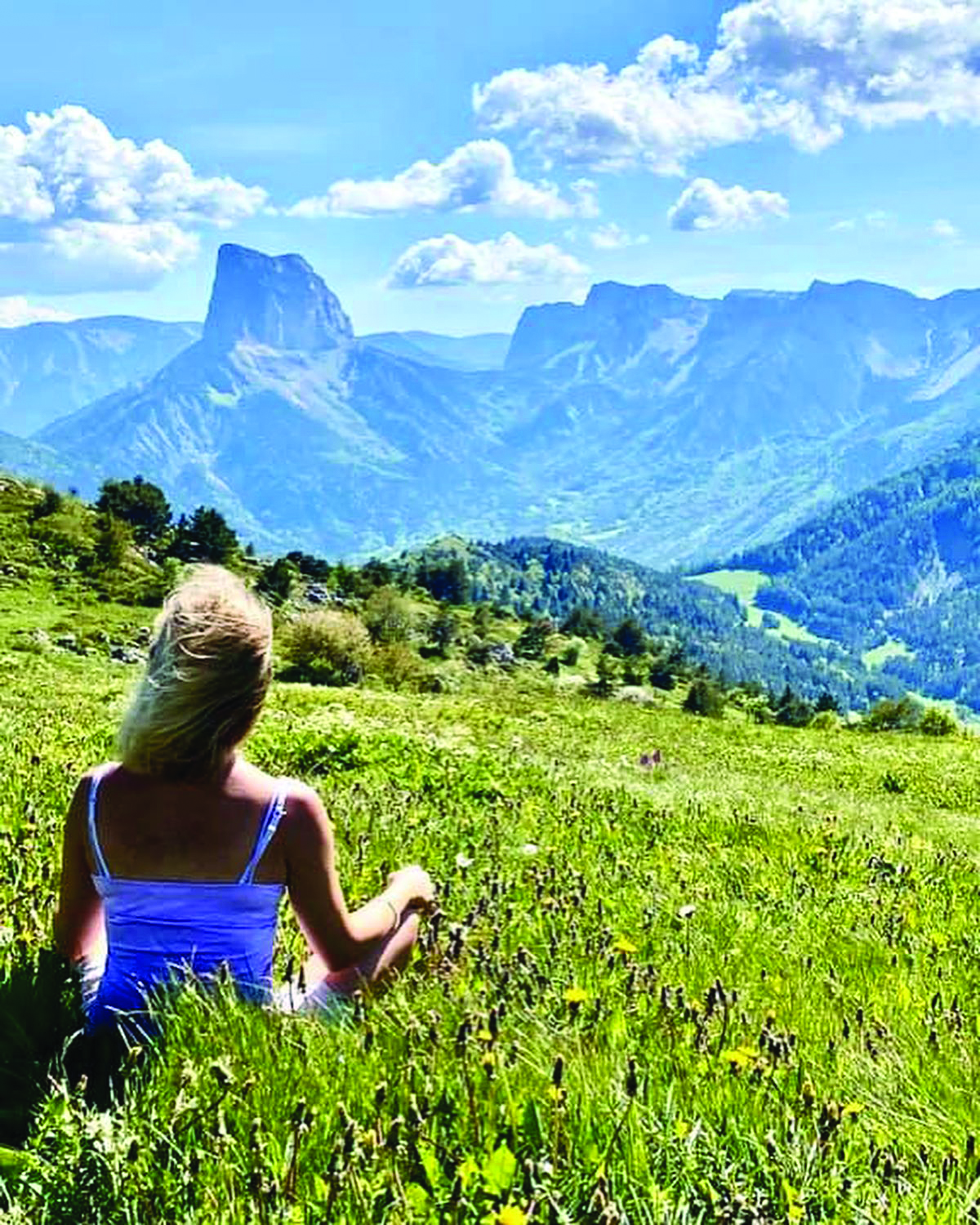 carine devant Mont Aiguille